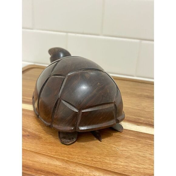 Hand carved Mahogany turtle - Picture 4 of 8